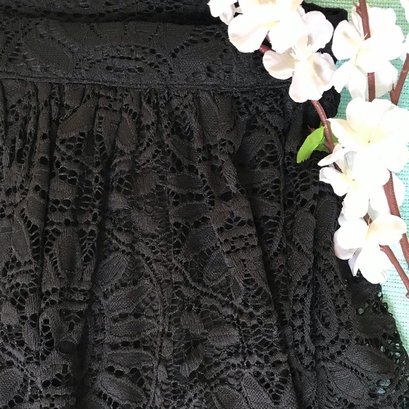 Black midi lace skirt - Picture 2 of 4